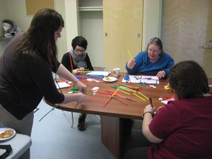 Building personal communication using straws and connectors models in Iqaluit.